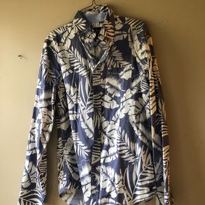 American Eagle classic fit button up!